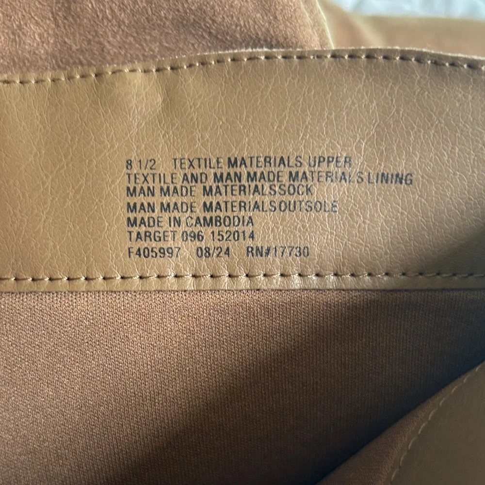 Universal Thread Tan Heeled Boots - Picture 8 of 9